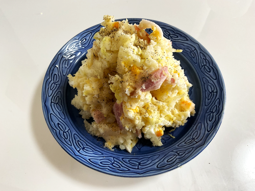 千切りキャベツのポテトサラダを作る