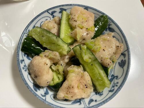 鶏むね肉ときゅうりのネギ塩和え