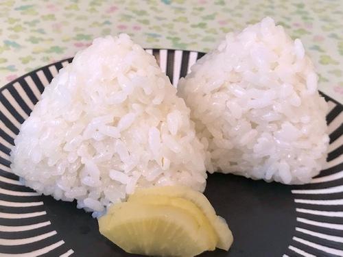 絶品塩むすび