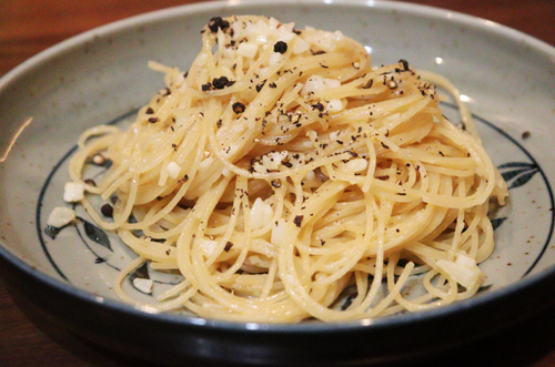 虚無パスタ カッチョエペペを作る