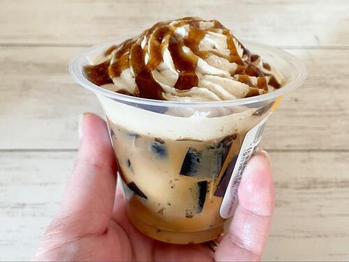 【ファミリーマート】クリームたっぷりコーヒーゼリー