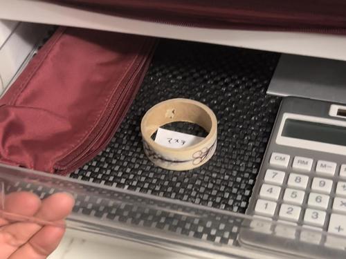 これは優秀すぎる…！【ダイソー】ゴチャっとする引き出しの収納も「このアイテム」でスッキリ解決！探し物が減る『驚きの収納術』とは