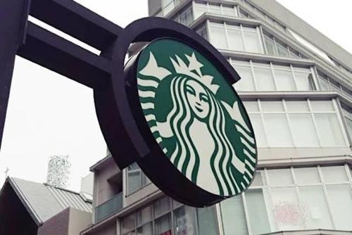 「どこから食べるか迷っちゃうッ！？」【スタバ】”りんご×クリームチーズ”の相性抜群！まるでデザートのような＜絶品パン＞