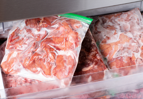 『冷凍した肉』実は食べてはいけない特徴があった…！？意外と知らない”正しい長期保管方法”を今すぐ試してみて！