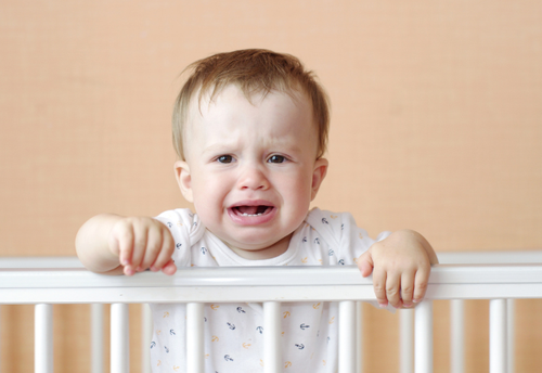 0歳10ヶ月の息子が、2回も嘔吐！？慌てて確かめると、口から”まさかのもの”が…→母「猛反省しました（汗）」