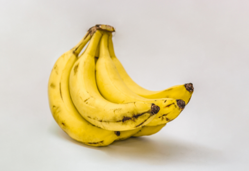 バナナを『食べすぎたらNGな人』の特徴は…実は意外な成分が含まれてて、ビックリ（汗）