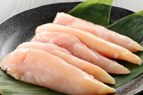 「こんな簡単だったの！？」鶏ささみの筋がスルンッと取れた！圧倒的に美味しさが変わる＜秘密の裏技＞を教えます