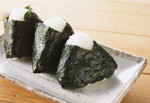 もう今までの『おにぎり』に戻れない…！家にある調味料が圧倒的にウマくなる”驚きの隠し味”を紹介