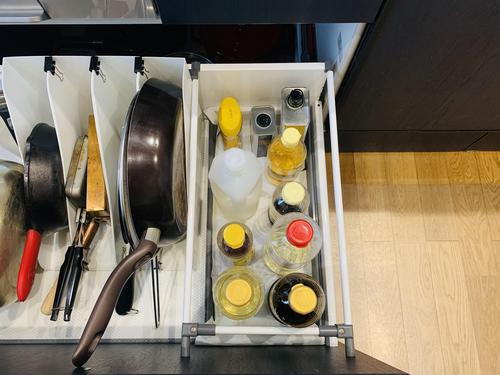 「これ便利すぎる…」1秒でできる調味料収納術がすごすぎる…！