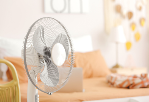 「扇風機」を使い始める前にやることって！？ホコリを防ぐ＜簡単裏ワザ＞を大公開♪
