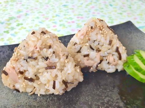 この『おにぎり』無限にいける！”混ぜるだけ”でウマすぎる＜絶品レシピ＞を紹介