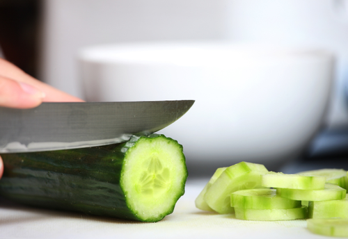 「きゅうり」そのまま切ってる人は損してる！⇒きゅうりをもっと美味しくする＜料理別の切り方＞を教えます