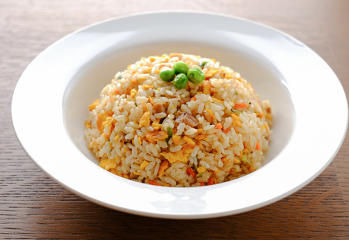 家で作る『チャーハン』が激ウマになる！家にある調味料を”ちょい足し”するだけの＜驚きの隠し味＞を紹介
