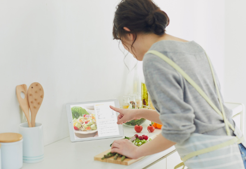 【今日はもう料理ムリ…】でもコレなら作れる！？手抜きなのにウマすぎる”ズボラ飯”を紹介