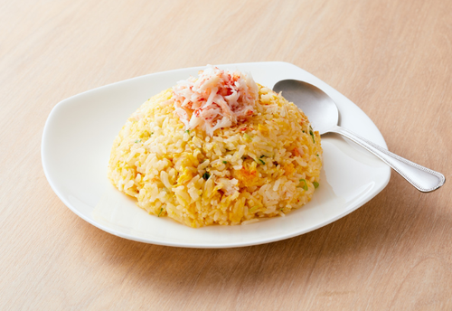 料理をしない夫が作った『チャーハン』に驚愕！妻「何を入れてるの？」すると”驚きの隠し味”が判明で…「特別な日のメニューになりました」