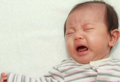 0歳の息子を抱っこした義祖父。しかし直後…嫁「！？」義祖父の”まさかの行動”にゾッ…（汗）