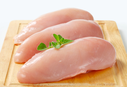 『鶏むね肉』がもうパサつかない！⇒驚くほどしっとりする”魔法の水の作り方”を徹底解説
