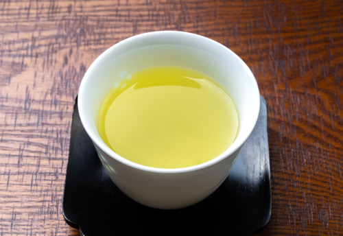 夏休みの帰省中…祖父が突然嘔吐！？しかし直後、祖父が”毎日飲んでたもの”だと原因だと判明…（汗）