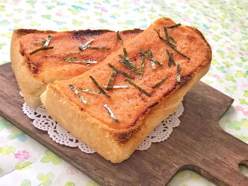 朝から幸せ♪ひと手間で“パン屋級”の美味しさ！混ぜて焼くだけ＜明太子トースト＞の作り方