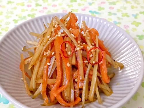 フライパンは使わない!洗い物も少なく”超時短”なのにウマすぎる…【絶品きんぴらごぼう】を紹介