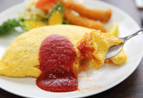 家で作る『オムライス』が格上げ！家にある調味料が圧倒的にウマくなる＜隠し味3選＞とは