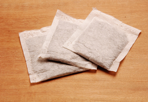 使い終わった『麦茶パック』は捨てたら損！”万能アイテム”に大変身する【再利用アイデア】とは