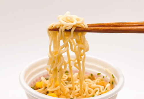 ラーメンの汁をそのまま流すのはダメ！⇒知らないと”トラブル”の原因になるかも…（汗）