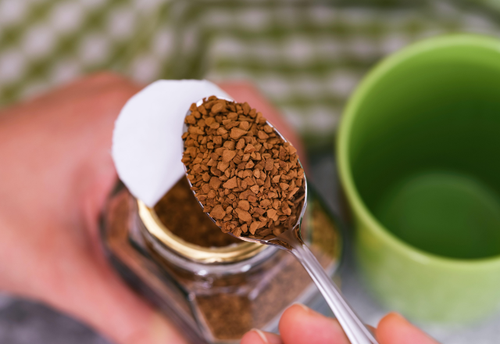 インスタントコーヒーがここまで美味しくなる！？たったひと工夫で味が劇的に変わる＜美味しい淹れ方＞を教えます