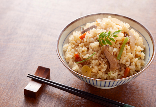 もう『炊き込みご飯』失敗させない！ふっくら美味しく炊くための＜驚きのテクニック＞とは