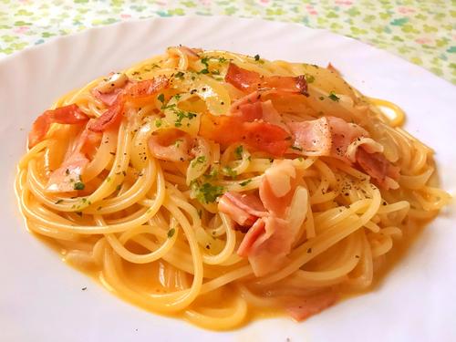 「本当に生クリームなし!?」おうちの材料で作れる”濃厚カルボナーラ”が簡単でウマすぎる!