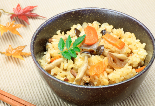 「炊き込みご飯」を食べようしたら違和感…（汗）⇒次の瞬間、思わずギョッとした”その理由”に…猛反省！？