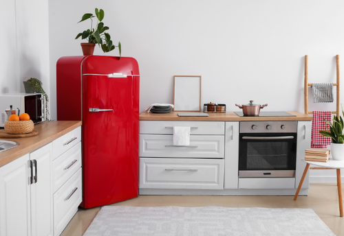 冷蔵庫の上に”モノ”置いてる人要注意!→知らずに置くと危険な<NGアイテム>と安全に置くコツ