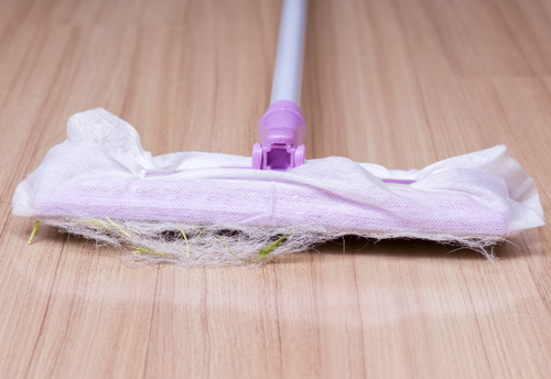 『フロアワイパー』でホコリや髪の毛を一発で取る！もっと早く知りたかった”裏ワザ”を徹底解説