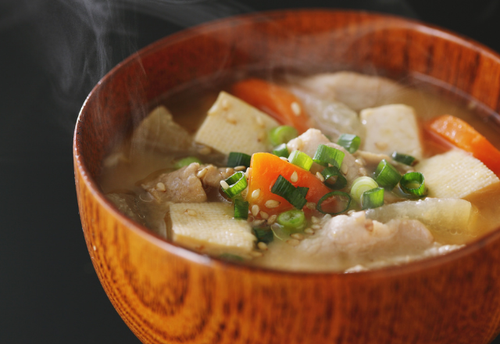 義母「美味しいから食べて」嫁「え!?」⇒義母の作った”豚汁”を見て嫁が固まったワケは…