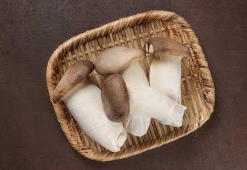 冷蔵庫に”エリンギ”があったら作って！簡単＆絶品の＜大量消費レシピ＞を伝授♪