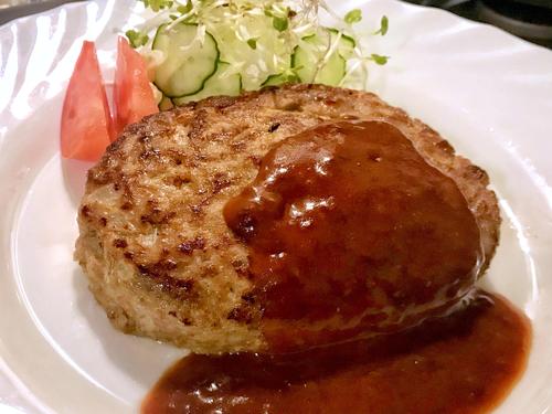 『ハンバーグ』が信じられない美味しさに！⇒“隠し味2つ”で劇的に変わる〈極旨ハンバーグの作り方〉とは