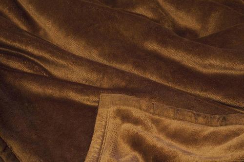 使わない『毛布』を捨てるのまだ早い！まさかの万能アイテムに生まれ変わる【再利用アイデア】がスゴい！