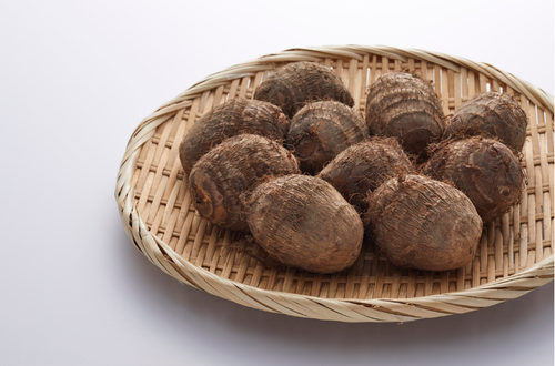 ポテサラも唐揚げもイケる＆実はウマい！⇒知っておきたい【里芋】の食べ方いろいろ
