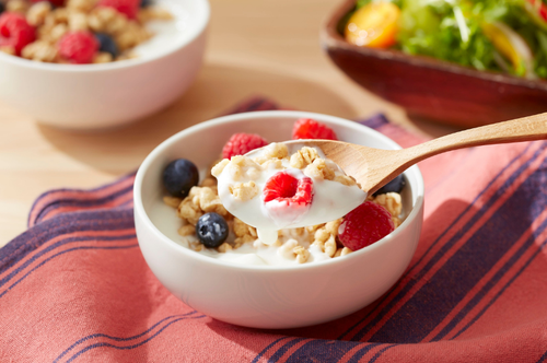 【衝撃】健康やダイエットにいいはずじゃ…？「朝ヨーグルト」で逆に太るワケ