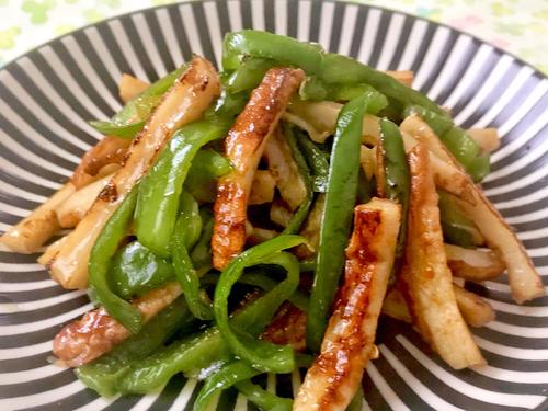 【10分で優勝！】お肉なしでもウマすぎる…！箸が止まらない「ちくわチンジャオ」が最高！