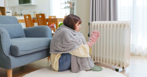 『電気代0円』でできる！？⇒寒い部屋で“快適に”過ごす【驚きの防寒テク】に⇒「これで冬を乗り切れます…！」