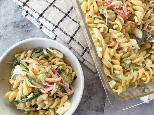 箸が進む『大人のマカロニサラダ』簡単レシピ！ピリ辛＆マヨ控えめで“あと引く”美味しさ