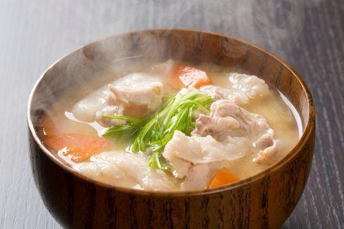 「汁物に…？」妻の実家で出された味噌汁に【ド肝を抜かれた】夫だったが…⇒「味わいに感動！」