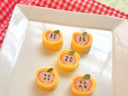 可愛すぎる♡お弁当にぴったりな「カニカマりんごの卵焼き」簡単レシピ