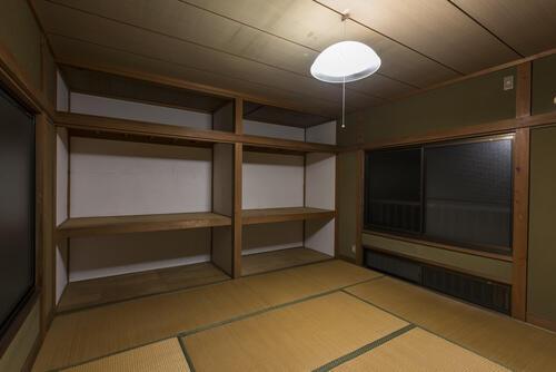 侮るなかれ「押入れ」の収納力はまだまだ【格段に】アップする！⇒神収納術に「もったいないことしてました…」