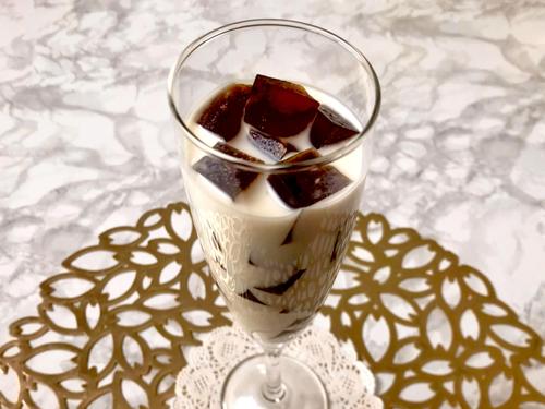 喉ごし爽やか！ぷるぷる食感がクセになる「コーヒー寒天牛乳」簡単レシピ