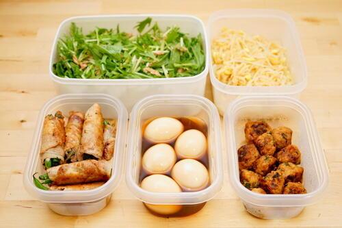 洗ってるのに消えない【保存容器のニオイ】実は一発解消する裏ワザあり⇒「消えた！コスパも最高！」