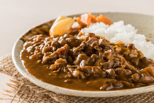 トマト缶で作る【無水カレー】のレシピ｜簡単なのに“ウマすぎる”と大人気！？圧力鍋がなくてもOK！