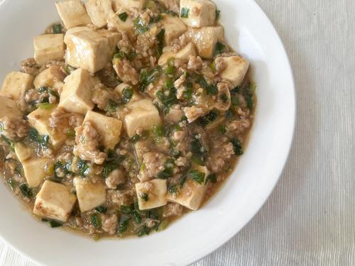 ニラの香りでごはんが進む！「辛くない麻婆豆腐」簡単レシピ｜あっさり味付けで子どもも大喜び♪