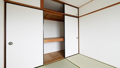 【押入れ】収納力を爆アゲする“神テク”紹介☆コツは「段」にあり！
